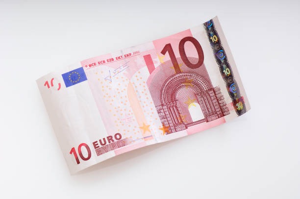 The Role of the 10 Euro Banknote in Everyday Transactions